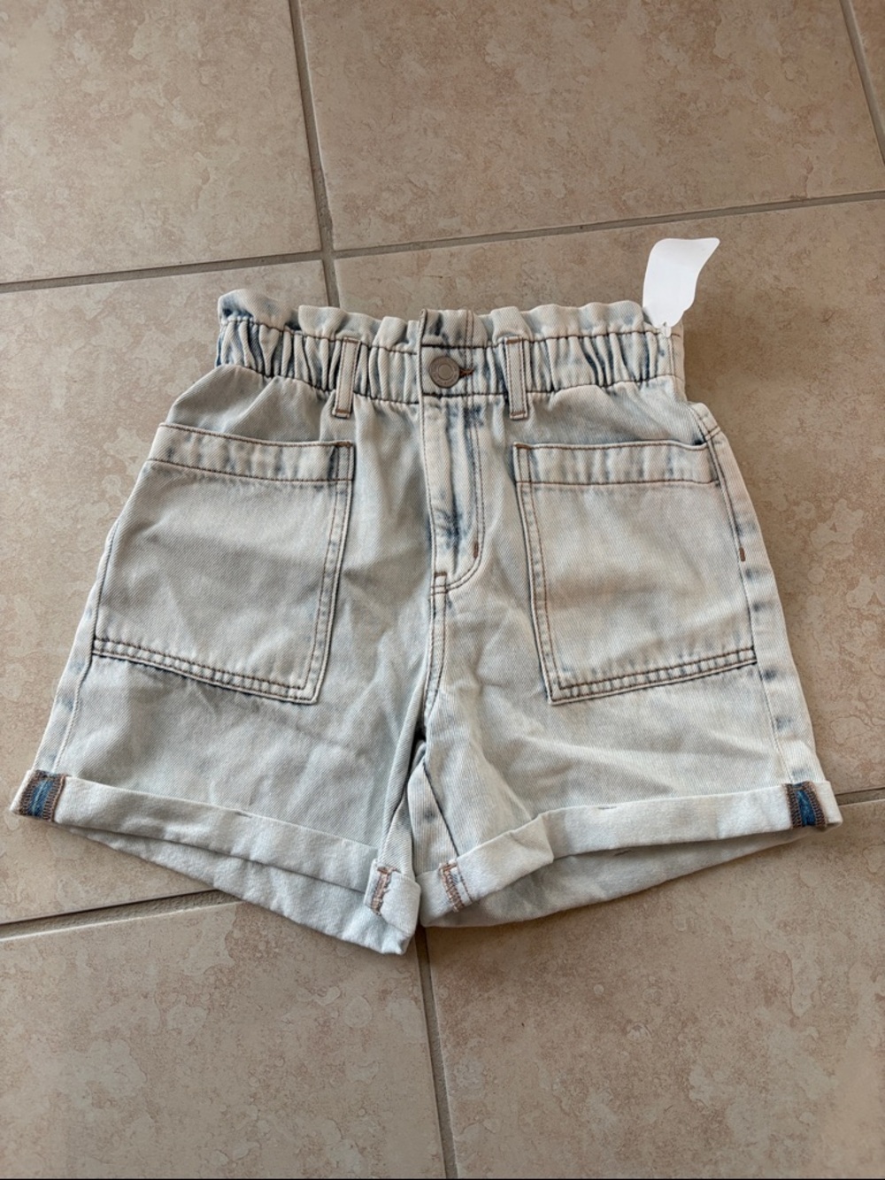 Casual Light Wash Denim Women’s Shorts - Elastic Waist